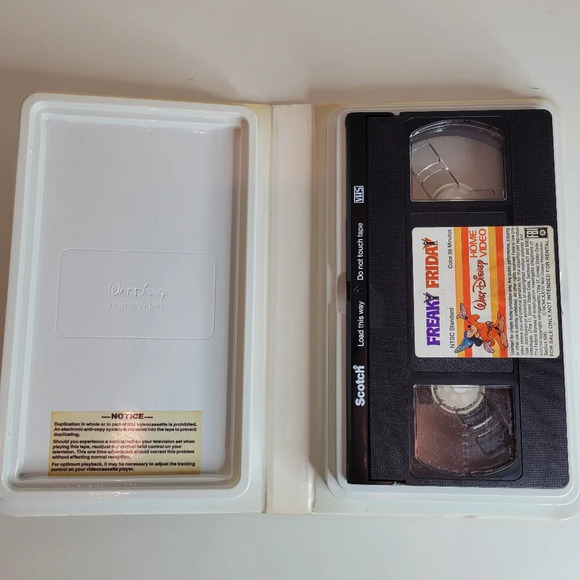 Walt Disney Original 1976 Freaky Friday First Edition VHS Movie White Clamshell - Picture 3 of 3